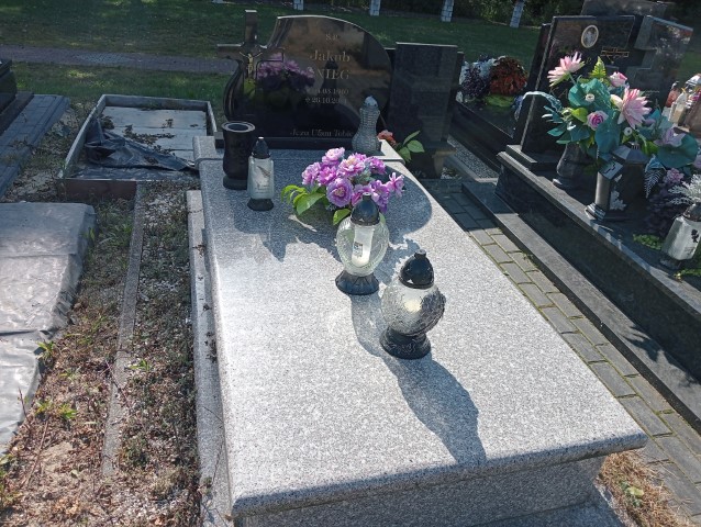 Grób Emilia Śnieg